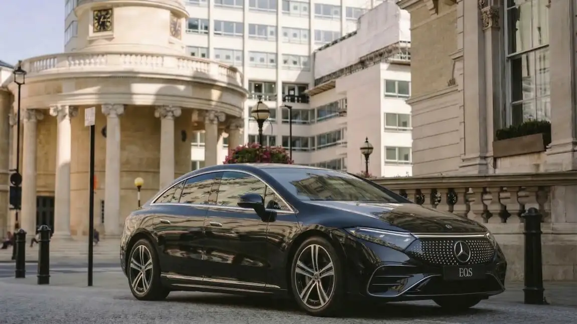 Mercedes-Benz EQS - Luxury chauffeur car available from Luxe Drive Cars Ltd