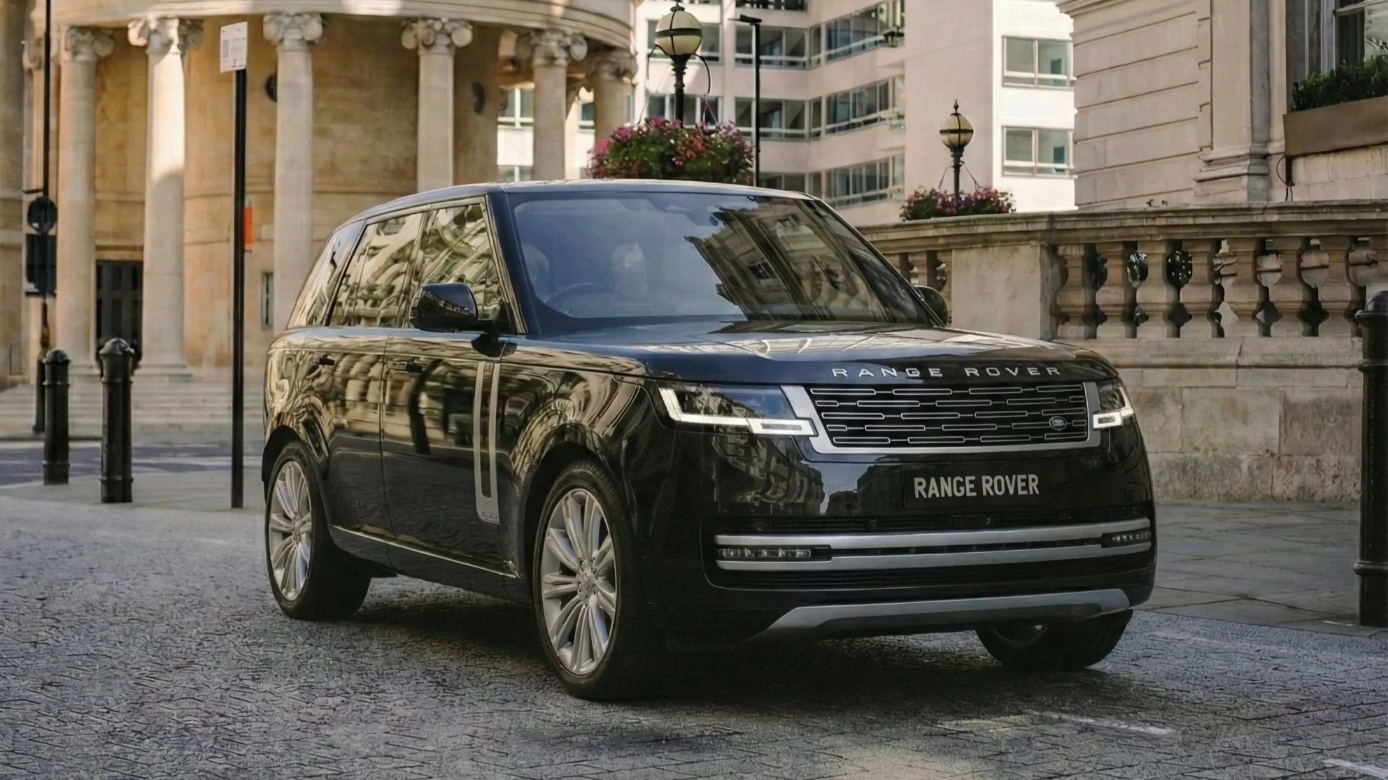 Range Rover luxury SUV chauffeur vehicle for VVIP delegate travel