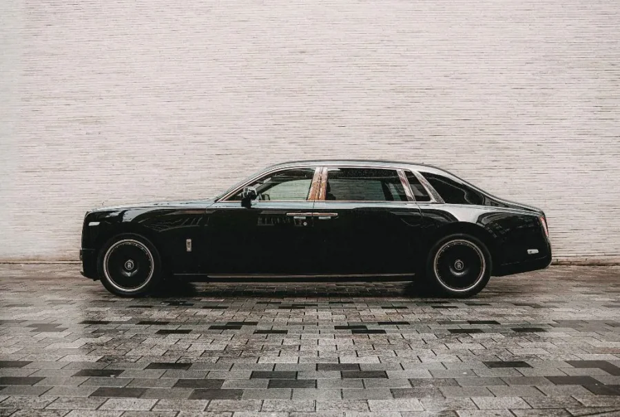 Rolls Royce Phantom - image 3