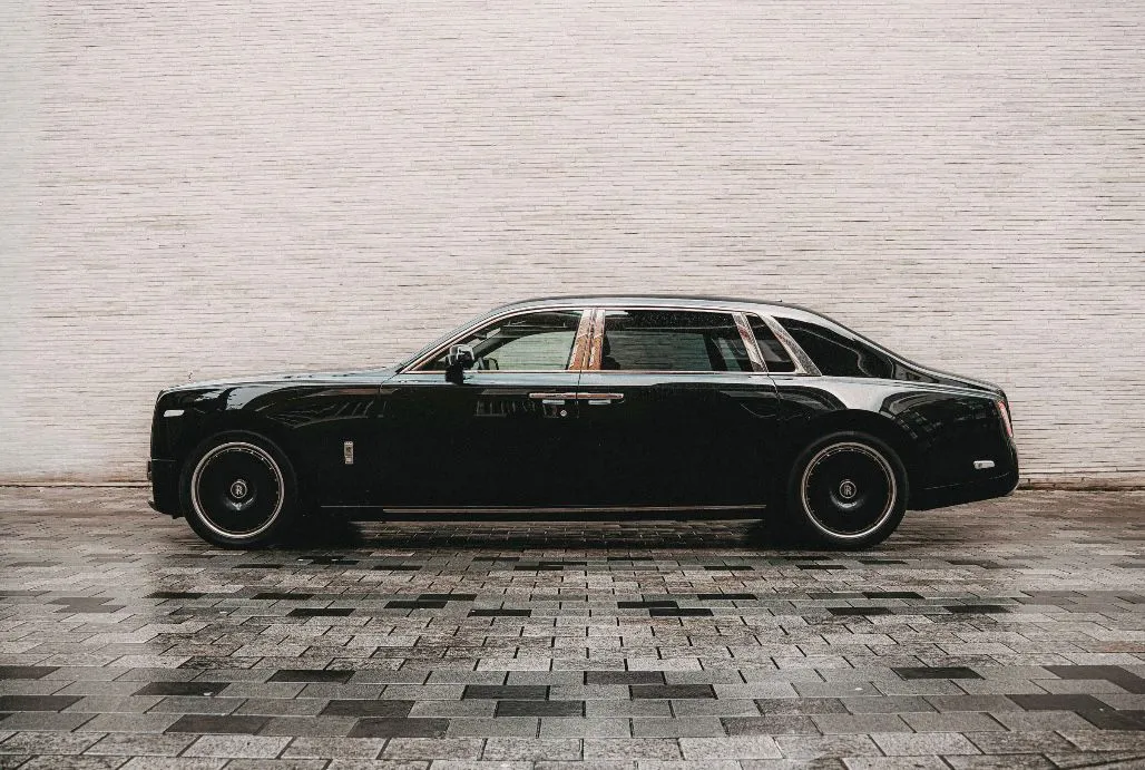 Rolls Royce Phantom - Luxury chauffeur car available from Luxe Drive Cars Ltd